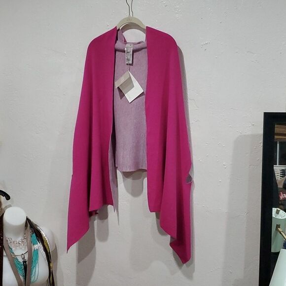 Chicos 4 Way Travel Wrap Cape in Reversible Pink One Size Fits Most - Picture 6 of 16